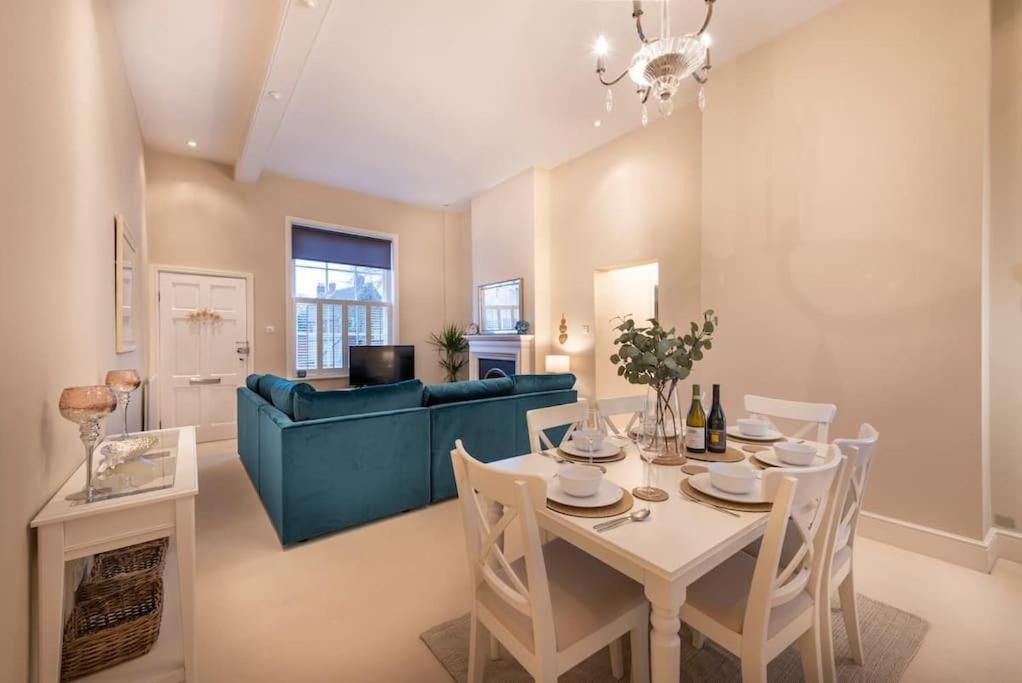 Choristers Mews: Luxury Cottage A Stones Throw From The Cathedral! Lincoln Exteriör bild